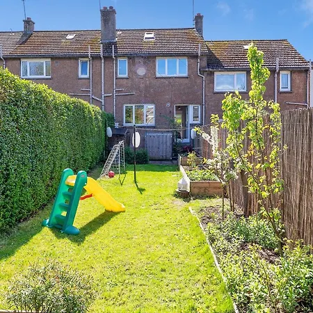 Cozy With Character Cheerful Home With Garden At Leith Links Park-2