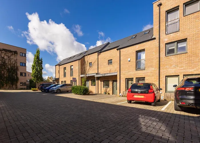 Gorgeous Central 3 Bed House Free Parking & Garden Edinburgh